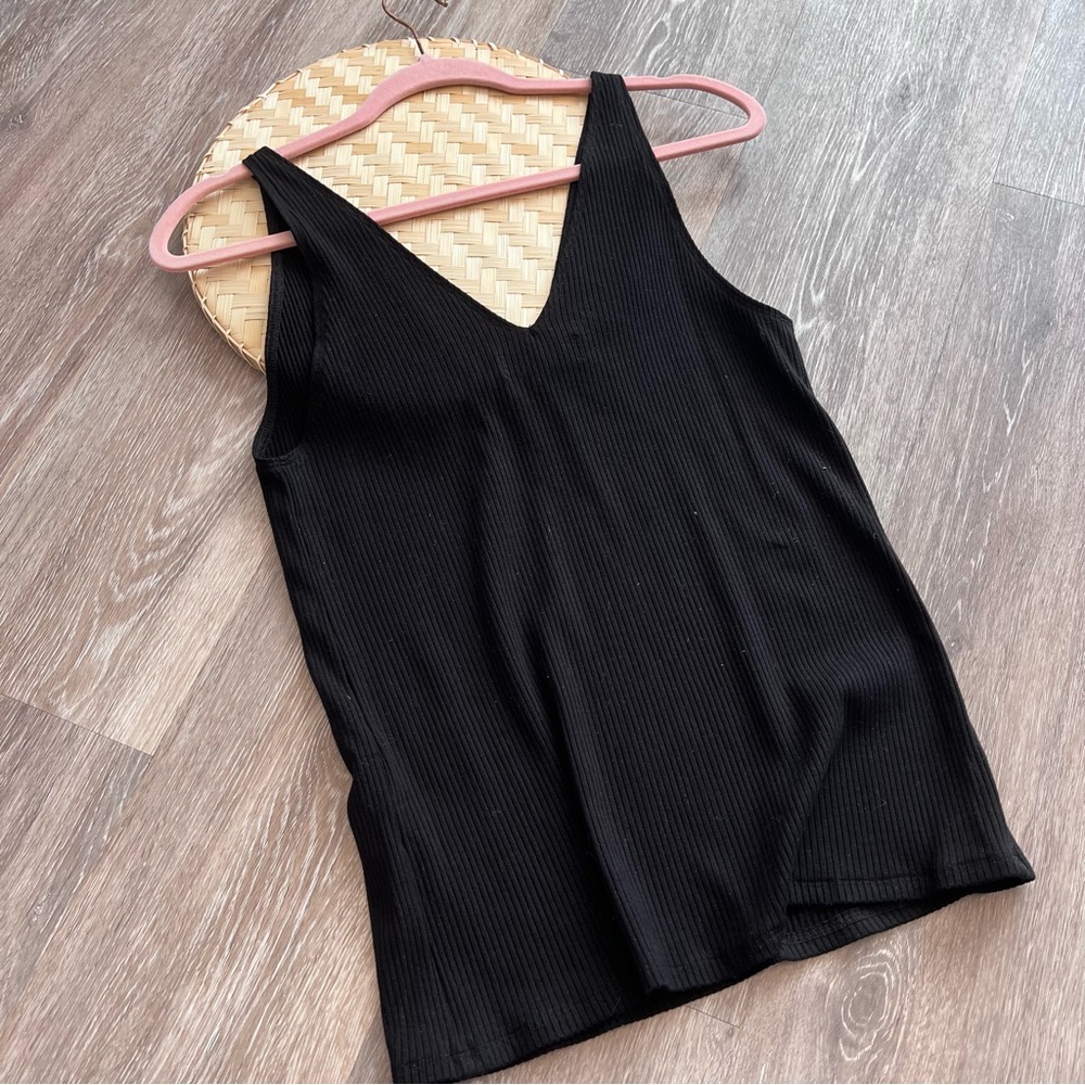 Reformation black ribbed v neck‎ tank top - Picture 4 of 4